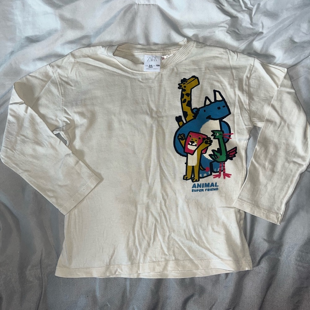 🤍Zara’s Kid Tshirt🤍
